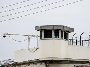 Φωτογραφία για Αυτοσχέδια σουβλιά, κινητά τηλέφωνα και φορτιστές εντοπίστηκαν μεταξύ άλλων στις φυλακές Κορυδαλλού