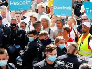 Φωτογραφία για Βερολίνο: Η αστυνομία διέλυσε μαζική διαμαρτυρία κατά των μέτρων για τον κορωνοϊό