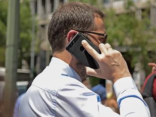Φωτογραφία για Κορωνοϊός: Πώς η χρήση των κινητών τηλεφώνων συνδέεται με την αύξηση των κρουσμάτων