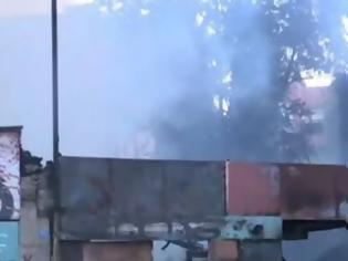Φωτογραφία για Φωτιά σε εγκαταλελειμμένο χώρο με ελαστικά και σκουπίδια στη Λένορμαν