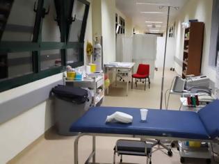 Φωτογραφία για Ένας γιατρός και πέντε εργαζόμενοι βρέθηκαν θετικοί στον κοροναϊό στο Νοσοκομείο Γιαννιτσών