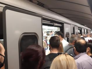 Φωτογραφία για Μετρό: Οργανωμένο σχέδιο βανδαλισμού βαγονιών δημιουργεί έλλειψη συρμών