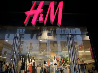 Φωτογραφία για H&M: Πρόστιμο «μαμούθ» για παράνομη παρακολούθηση των εργαζομένων της