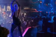 «Κορωνοπάρτι» με καυτές χορεύτριες στο κέντρο της Αθήνας -