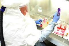 Η Pfizer με video δείχνει πώς ξεκίνησε την μαζική παραγωγή εμβολίου για τον κοροναϊό