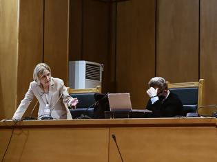 Φωτογραφία για Δίκη Χρυσής Αυγής: Το μπρα ντε φερ προέδρου – εισαγγελέα στο προσκήνιο της σημερινής διαδικασίας