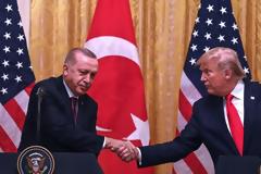 Bloomberg: Ο Ερντογάν θα χάσει τα περισσότερα αν ηττηθεί ο Τραμπ