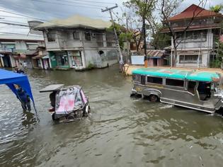 Φωτογραφία για «Σάρωσε» τις Φιλιππίνες ο τυφώνας Μολάβε