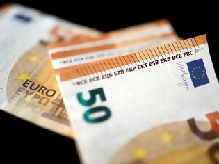 Φωτογραφία για Eφάπαξ οικονομική ενίσχυση από 300 έως 350 ευρώ σε 100.000 αυτοαπασχολούμενους