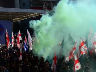 Φωτογραφία για Γεωργία: Επεισόδια μεταξύ αστυνομίας και διαδηλωτών που υποστηρίζουν ότι οι εκλογές ήταν νοθευμένες