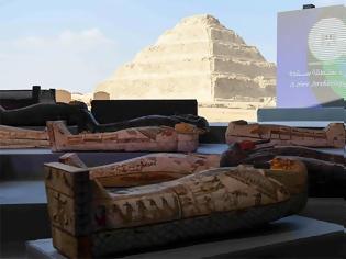 Φωτογραφία για Ιστορική ανακάλυψη στην Αίγυπτο: Στο «φως» 100 άθικτες σαρκοφάγοι
