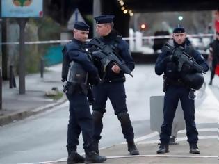 Φωτογραφία για Γαλλία: Απαγορεύεται η φωτογράφιση αστυνομικών σε ώρα υπηρεσίας