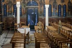 Χαλκιδική: Ένταση και «ξύλο» σε εκκλησία - Ο γιος του ιερέα κι ένας πιστός επιτέθηκαν σε αστυνομικούς