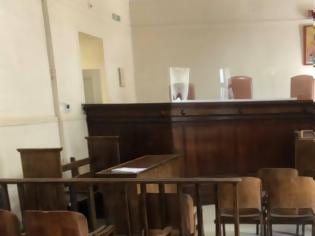 Φωτογραφία για Plexiglass σε δικαστήρια για την προστασία δικαστών και δικηγόρων από την Covid-19