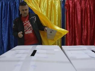 Φωτογραφία για Ρουμανία: Άνοιξαν οι κάλπες για τις βουλευτικές εκλογές - Ποιο κόμμα είναι το φαβορί