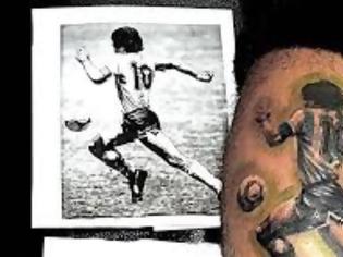 Φωτογραφία για Οι πολίτες της Αργεντινής «χτυπούν» τατουάζ με τον Ντιέγκο δείχνοντας «αιώνια αγάπη» στο θεό της μπάλας