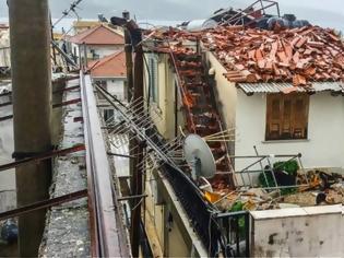 Φωτογραφία για Εικόνες καταστροφής στον Αστακό - Πέρασε ανεμοστρόβιλος