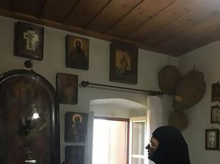 Φωτογραφία για Η Θαυματουργή Εικόνα της Παναγίας της Σηλυβριανής, στο δωμάτιο του Αγίου Νεκταρίου στην Αίγινα