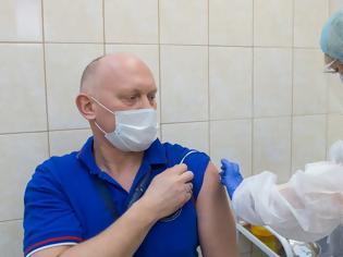 Φωτογραφία για Sputnik-V: Εμβολιάζονται οι Ρώσοι κοσμονάυτες