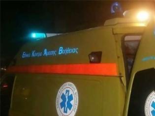 Φωτογραφία για Νίκαια: Ασθενοφόρο συγκρούστηκε με μηχανή