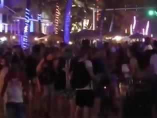 Φωτογραφία για Φλόριντα: Εκατοντάδες σε ξέφρενα πάρτι χωρίς μάσκες και αποστάσεις