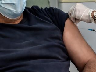 Φωτογραφία για Προβληματίζει η επιδημιολογική εικόνα της Αττικής - Επιταχύνει το πρόγραμμα εμβολιασμού