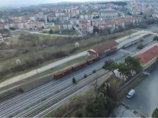Φωτογραφία για Ο Πάρις Κουκουλόπουλος για τη σιδηροδρομική γραμμή του ΟΣΕ στην Κοζάνη.