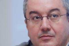 Μόσιαλος: Καλά κάναμε και ανοίξαμε. Πώς θα καθυστερήσουμε το τρίτο κύμα