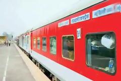 Οι Ινδικοί σιδηρόδρομοι εγκαθιστούν έξυπνα παράθυρα στα τρένα.