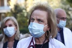 Παγώνη: Τα σχολεία να ανοίξουν με τεστ κάθε εβδομάδα. Αύξηση εισαγωγών στα νοσοκομεία