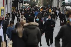 Οι ειδικοί προειδοποιούν για ολικό lockdown τύπου Μαρτίου. Πώς «κοκκίνισε» η Αττική