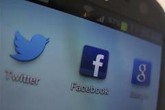 Έρευνα: Τα social media βλάπτουν την ψυχική υγεία των εφήβων