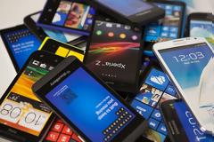 1,8 εκατ. smartphones αγόρασαν οι Έλληνες το 2020