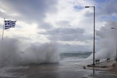 Επιδείνωση με ισχυρές βροχές σε όλη τη χώρα και θυελλώδεις νότιους ανέμους μέχρι 9 μποφόρ