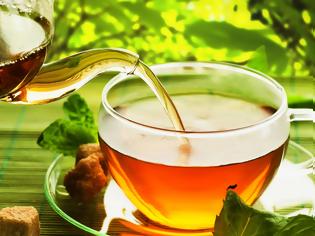 Φωτογραφία για Μπορεί ένα ζεστό φλιτζάνι τσάι να προστατεύσει την όρασή σας;