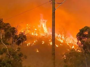 Φωτογραφία για Πύρινη κόλαση στην Αυστραλία: Στις φλόγες τα περίχωρα του Περθ - Καταστράφηκαν σπίτια