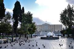 «Είμαστε στα όρια του συναγερμού» - Στο τραπέζι και η απαγόρευση κυκλοφορίας από τις 18:00 στην Αττική