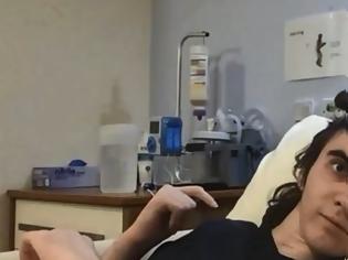 Φωτογραφία για Βρετανία: 19χρονος ξύπνησε από κώμα 11 μηνών -Δεν γνωρίζει τίποτα για την πανδημία