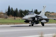 Αυτά είναι τα τέσσερα γαλλικά Rafale που έφτασαν στην Τανάγρα