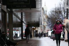 Βρετανία - «Μείνετε σπίτι, μην βγείτε ούτε για σούπερ μάρκετ»