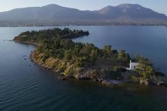 Αγία Τριάδα: Πωλείται εδώ κι εφτά χρόνια το ελληνικό νησί - Ήθελαν να το αγοράσουν οι Beatles