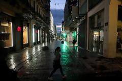 Απομακρύνεται το καθολικό lockdown σε Αττική. Με click away το λιανεμπόριο μόνο καθημερινές