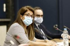Παπαευαγγέλου: Ανοιχτά δημοτικά, γυμνάσια σε κόκκινες περιοχές. 4.400 ενεργά κρούσματα στην Αττική