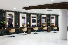 Γερμανία συζητά το άνοιγμα των κομμωτηρίων λόγω «μαύρης αγοράς»