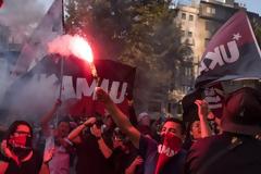 Χιλή: Αστυνομικός σκότωσε καλλιτέχνη του δρόμου - Ξέσπασαν βίαια επεισόδια