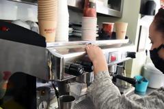 Απαγόρευση take away: Η ανακοίνωση του υπουργείου Ανάπτυξης για το τι ακριβώς ισχύει