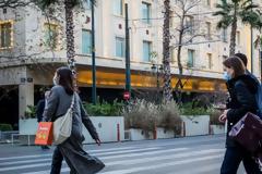 Πώς κατανέμονται τα 1113 νέα κρούσματα κορονοϊού. 565 στην Αττική