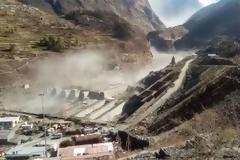 Iνδία: Τουλάχιστον 7 νεκροί και 125 αγνοούμενοι από κατάρρευση τμήματος παγετώνα των Ιμαλαΐων