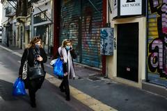 «Μάχη» για τον περιορισμό του τρίτου κύματος - Τι ισχύει για σχολεία, μαγαζιά και μετακινήσεις