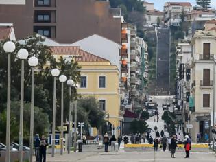 Φωτογραφία για Lockdown: Μέτρα αλά Αττική σε Εύβοια, Αχαΐα, Ρέθυμνο - Στα κόκκινα η Θεσσαλονίκη, κρίσιμη συνεδρίαση ειδικών